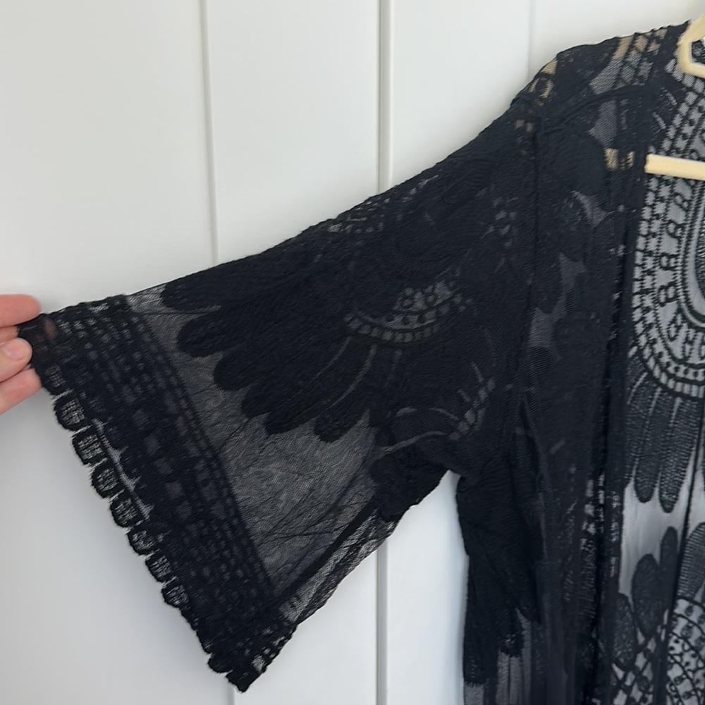 Black lace coverup one size fits most - Picture 3 of 4